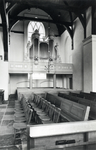 13520 Interieur van de Nederlands-Hervormde kerk (Dorpstraat 32) te Lopik: de kerkzaal met banken en orgel.